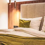 Iris-6 By Interhome 3*